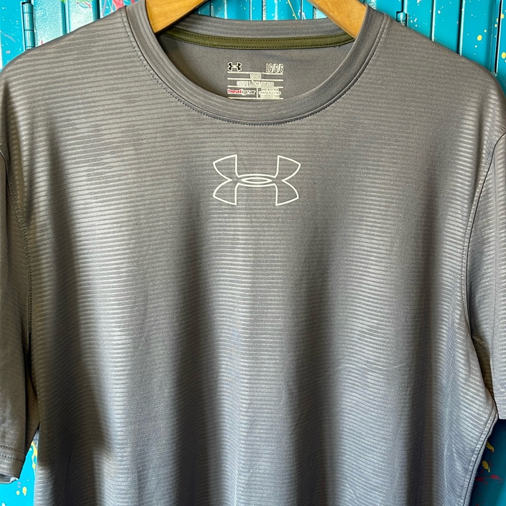 😎Under Armour. Gray Camo. Heat Gear. Large. M128